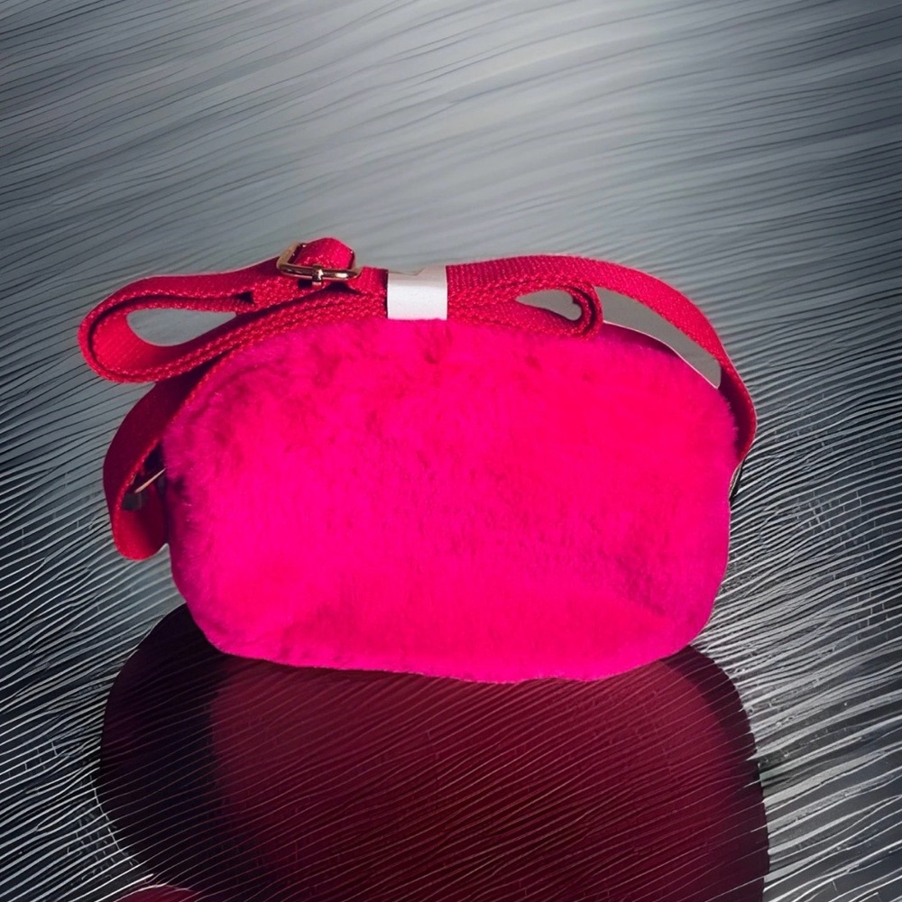 🆕 GENEVA FAUX FUR BELT BAG, SLING BAG, CROSSBODY W/ ADJ STRAP 9.5”L 6”H 3”W